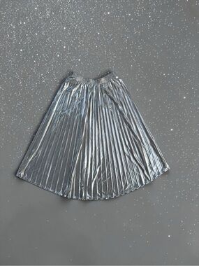 ✨Tullea✨Silver Metallic Pleated Midi Skirt